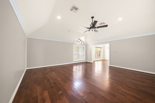 Building Photo - 4910 Canterbury Ln
