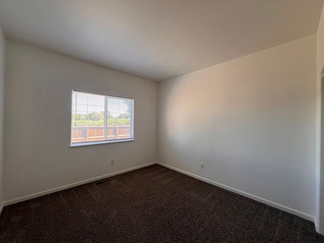 Building Photo - Mallard Estates 4 Bedroom, 2 Bath Home- Fallon, NV
