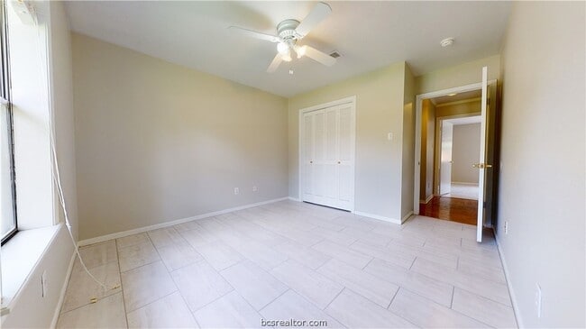 Building Photo - 1003 Val Verde Dr