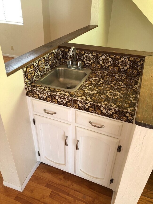 Building Photo - Pierpont Beach Home