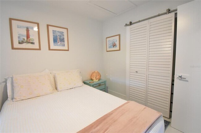Building Photo - 1515 Pinellas Bayway S