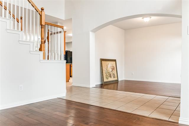 Building Photo - 11668 La Grange Dr