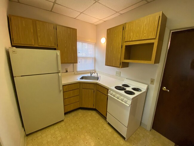 Building Photo - Indianola Ave 2777-2779 LAMT