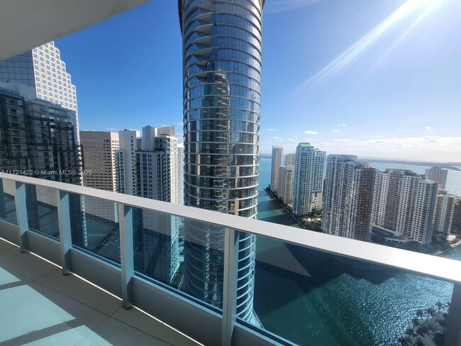 Building Photo - 200 Biscayne Blvd Way