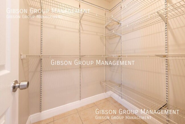 Building Photo - 1808 SW 11th Ct