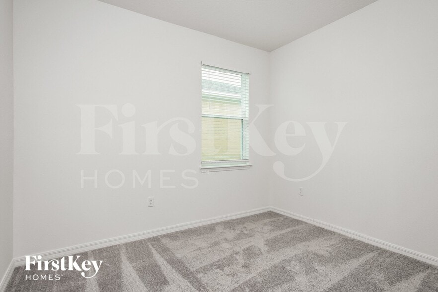 Building Photo - 1173 Spokane Pt