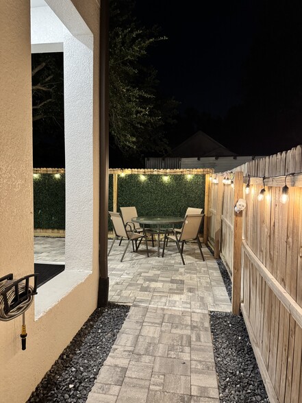 Building Photo - 1734 W Cherry St