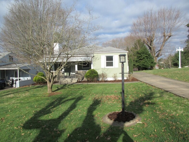 Building Photo - 4501 Packard St