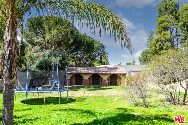 Building Photo - 15845 Condor Ridge Rd