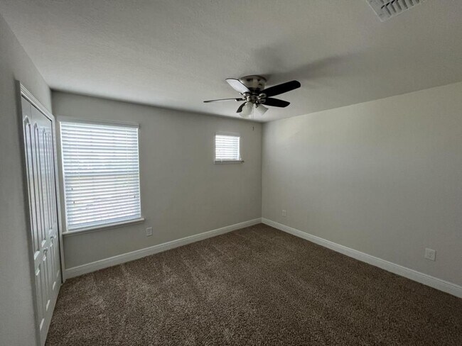 Building Photo - 11306 Leland Groves Dr