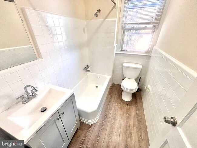 Building Photo - 1622 Murdoch Rd