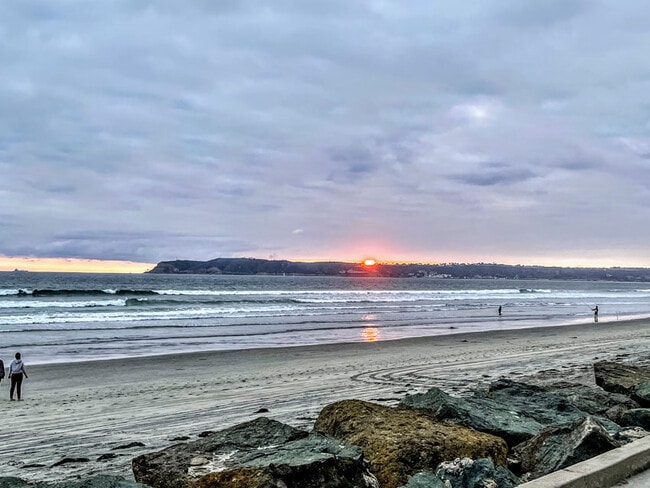 Building Photo - 1710 Avenida Del Mundo