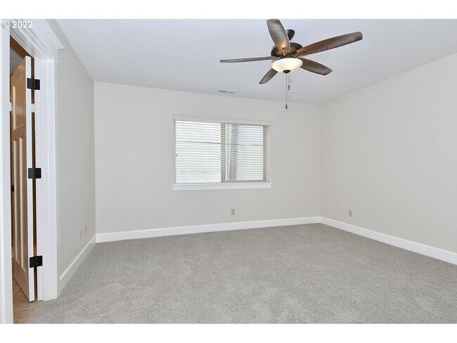 Building Photo - 11048 SW Legacy Oak Way