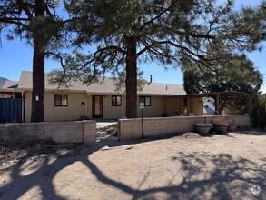 Building Photo - 3 Bedroom, 2 Bathroom Home in Carnuel, NM.