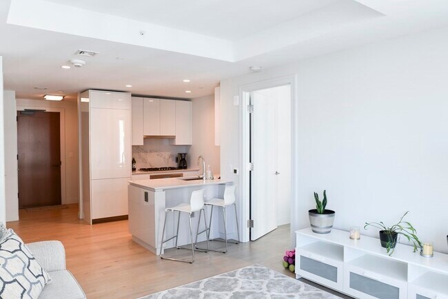 Building Photo - 135 Seaport Blvd