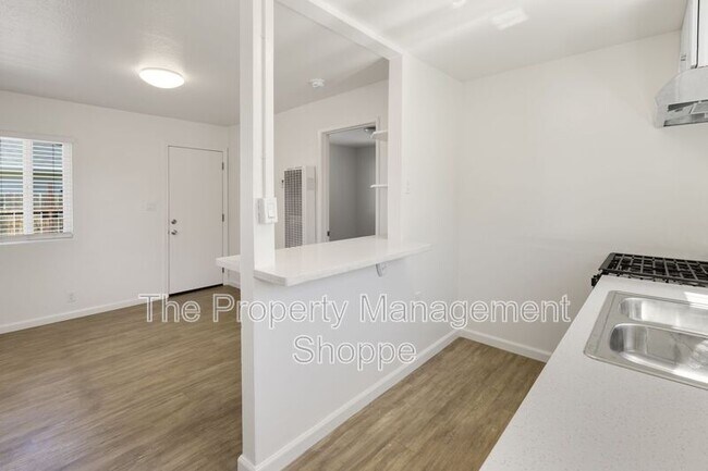 Building Photo - 4822 8th St