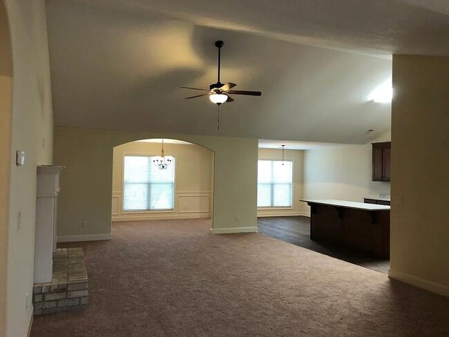 Building Photo - 770 River Mist Cir