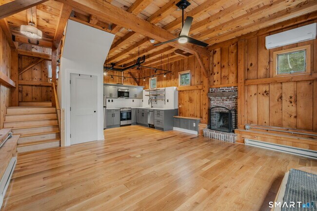 Building Photo - 13 Meadowood Ln