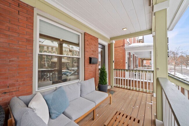 Building Photo - Executive Furnished Rental in Olde Towne East