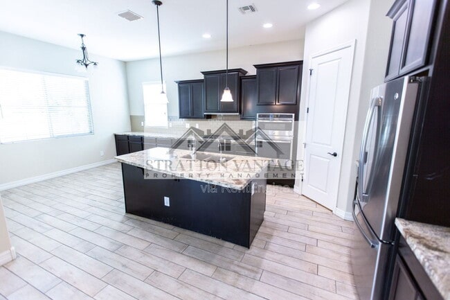 Building Photo - 2883 E Ebony Dr