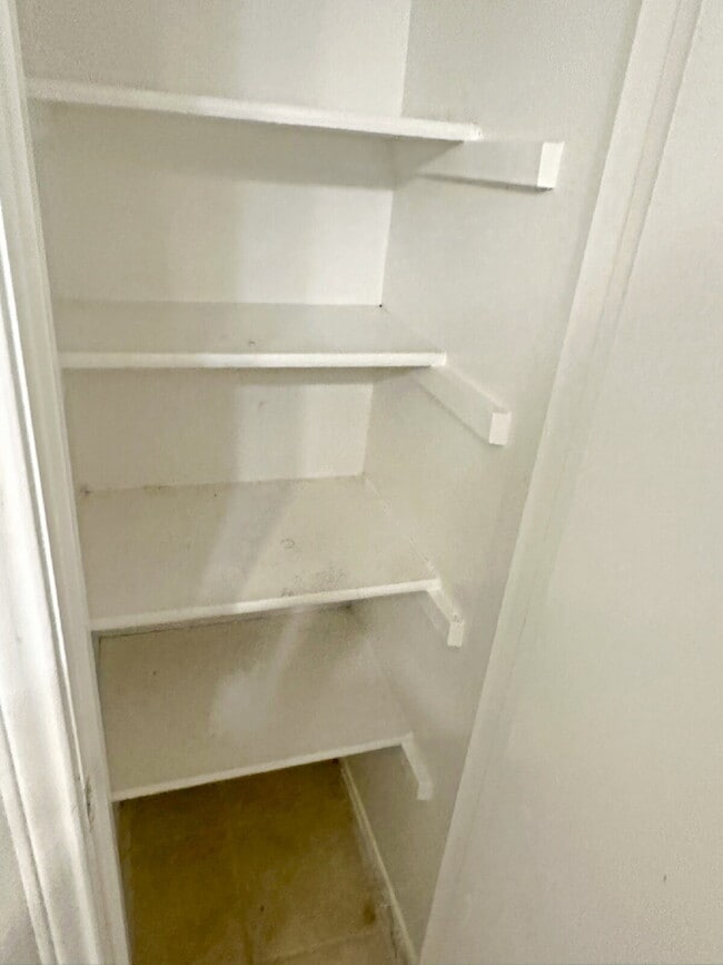 Building Photo - 7508 Oak Chase