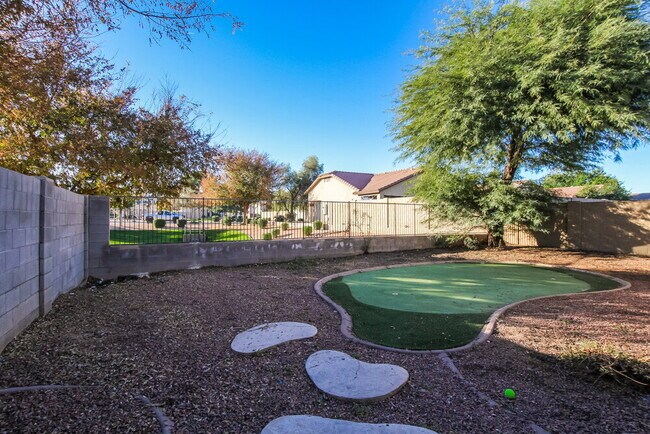 Building Photo - 1607 W Nancy Ln