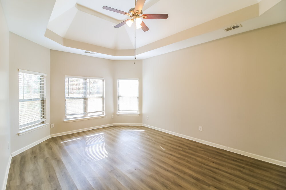 Building Photo - 6840 Diamond Dr