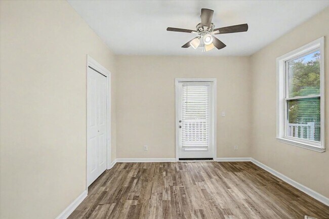 Building Photo - Downtown 2 bedroom Condo