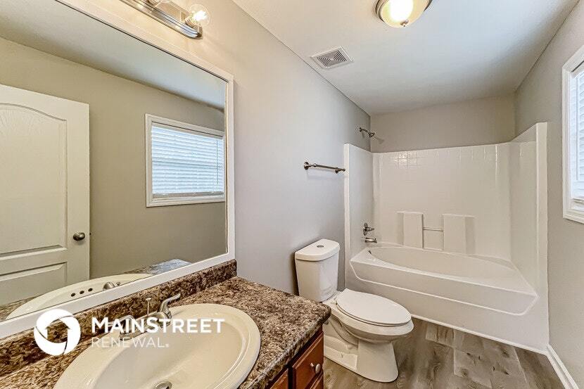 Building Photo - 695 Deans Ferry Rd