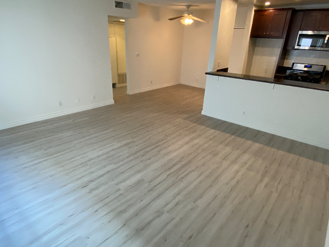 Building Photo - 11117 Hartsook St