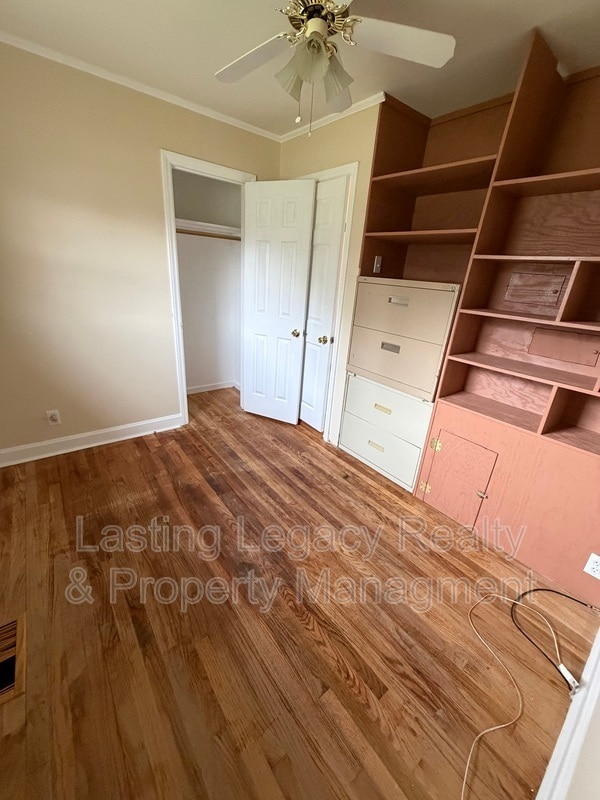 Building Photo - 218 Spring St