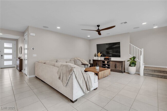 Building Photo - 1309 Azure Jay Ave