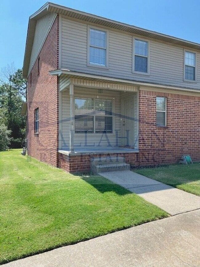 Building Photo - Sherwood 2 Bedroom Townhome