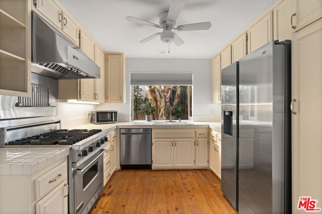 Building Photo - 4324 Willow Glen St