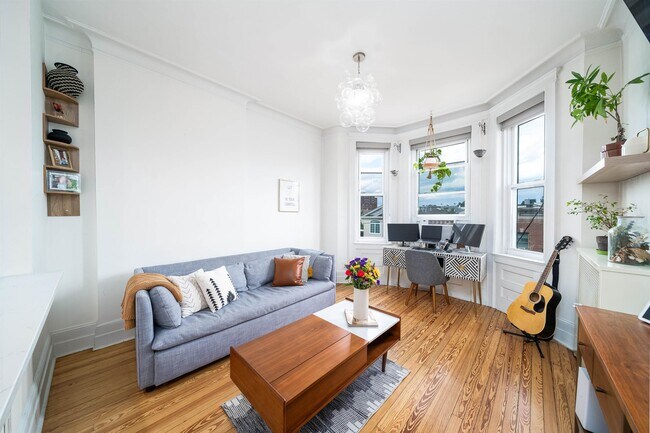 Primary Photo - 27 Thorne St