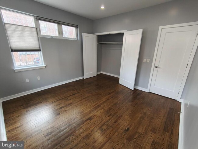 Building Photo - 1105 Mt Vernon St