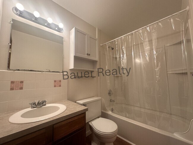 Building Photo - dk840