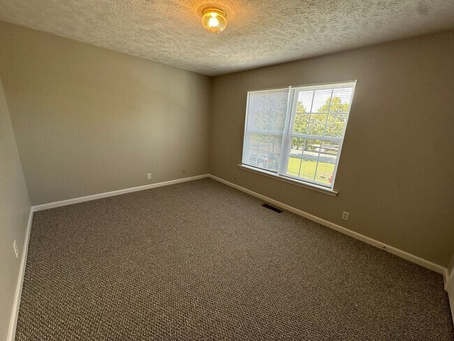 Building Photo - Hamlet Square Townhomes Unit 2344C