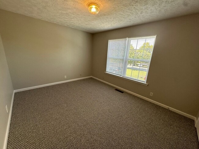 Building Photo - Hamlet Square Townhomes Unit 2410B