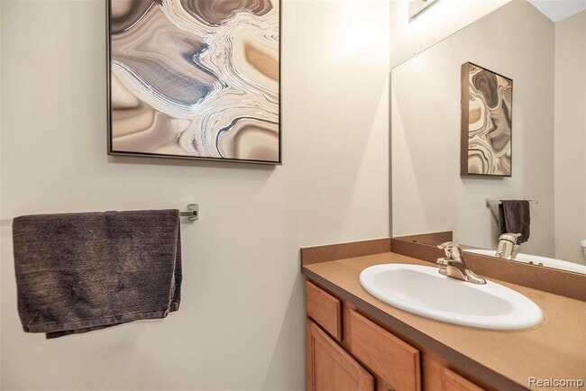 Building Photo - 2205 Knotty Pine Tr