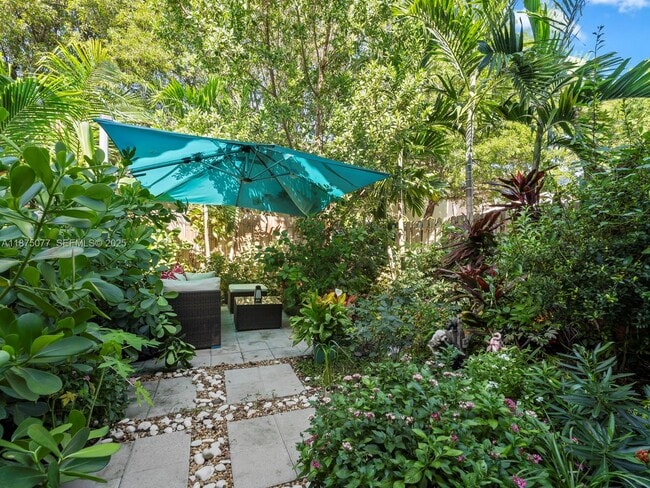 Building Photo - 1108 SE 26th Ter