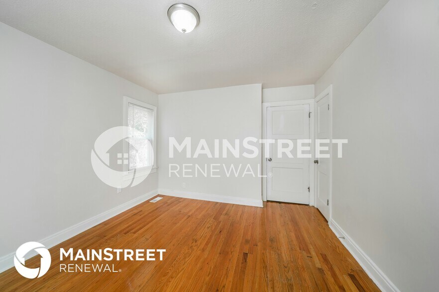 Building Photo - 2913 Narragansett Dr