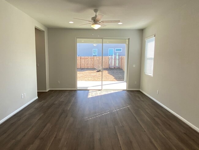 Building Photo - 384 Gaida Loop