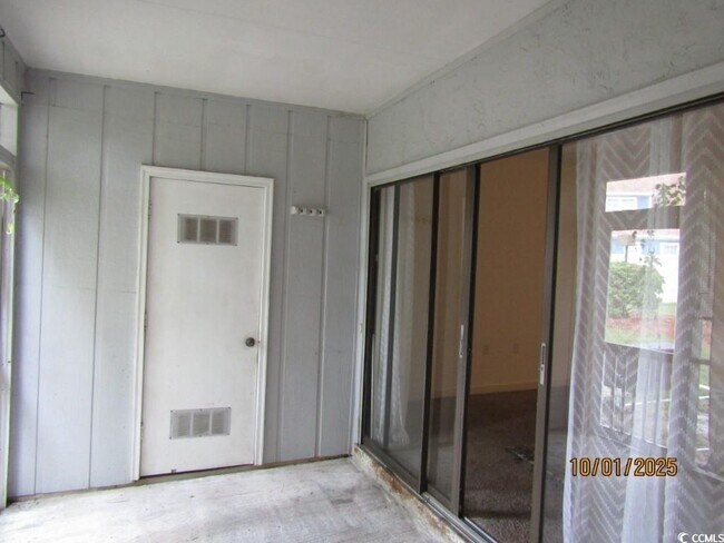 Building Photo - 938 Villa Dr