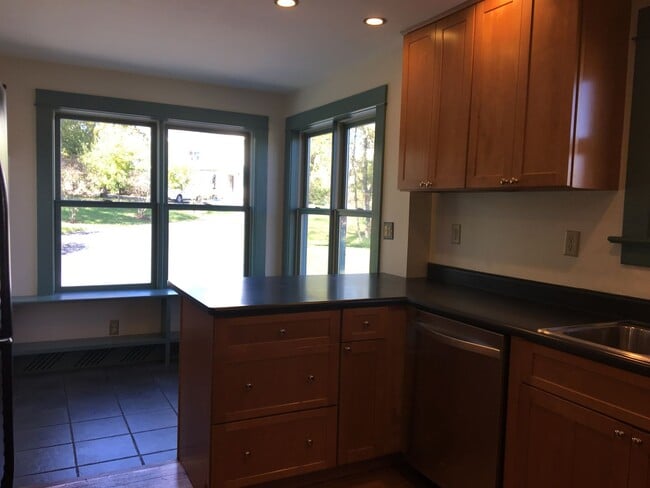 Primary Photo - Lovely Single-Family 3BR Home in Vergennes...