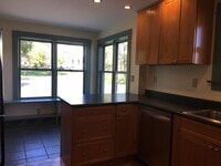 Building Photo - Lovely Single-Family 3BR Home in Vergennes...