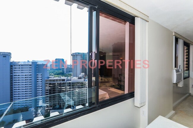 Building Photo - Furnished 2 bdrm / 2 bath unit at The Windsor Waikiki