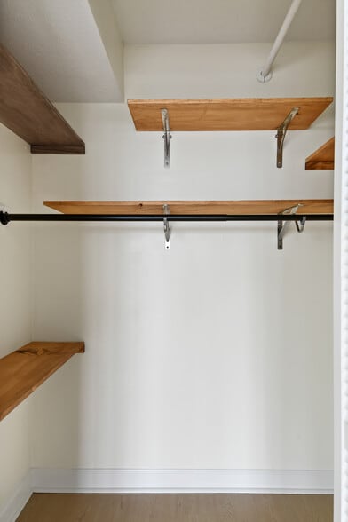 Closet - 2870 Pharr Court South NW