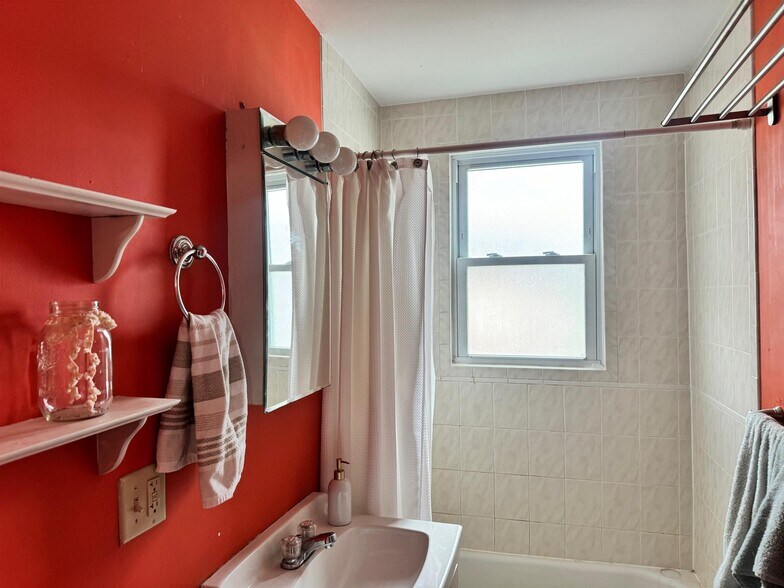 Building Photo - 57 Summer St