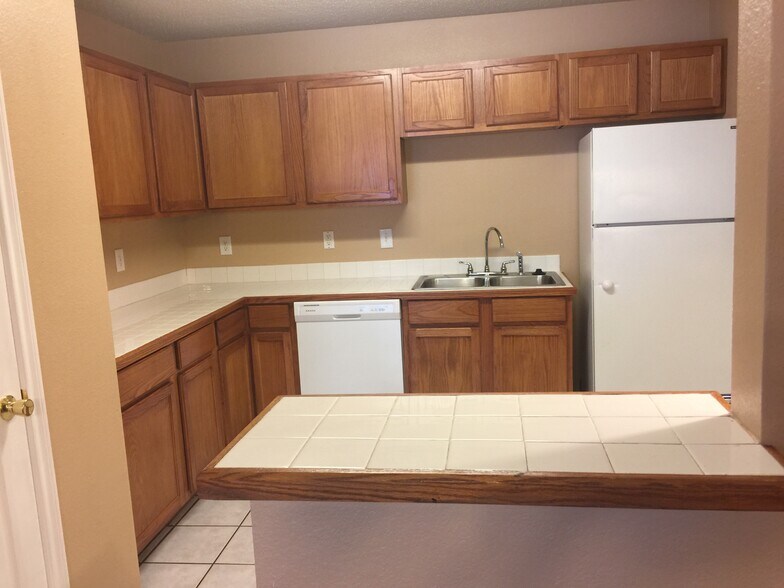 Building Photo - 3015 Flask Dr